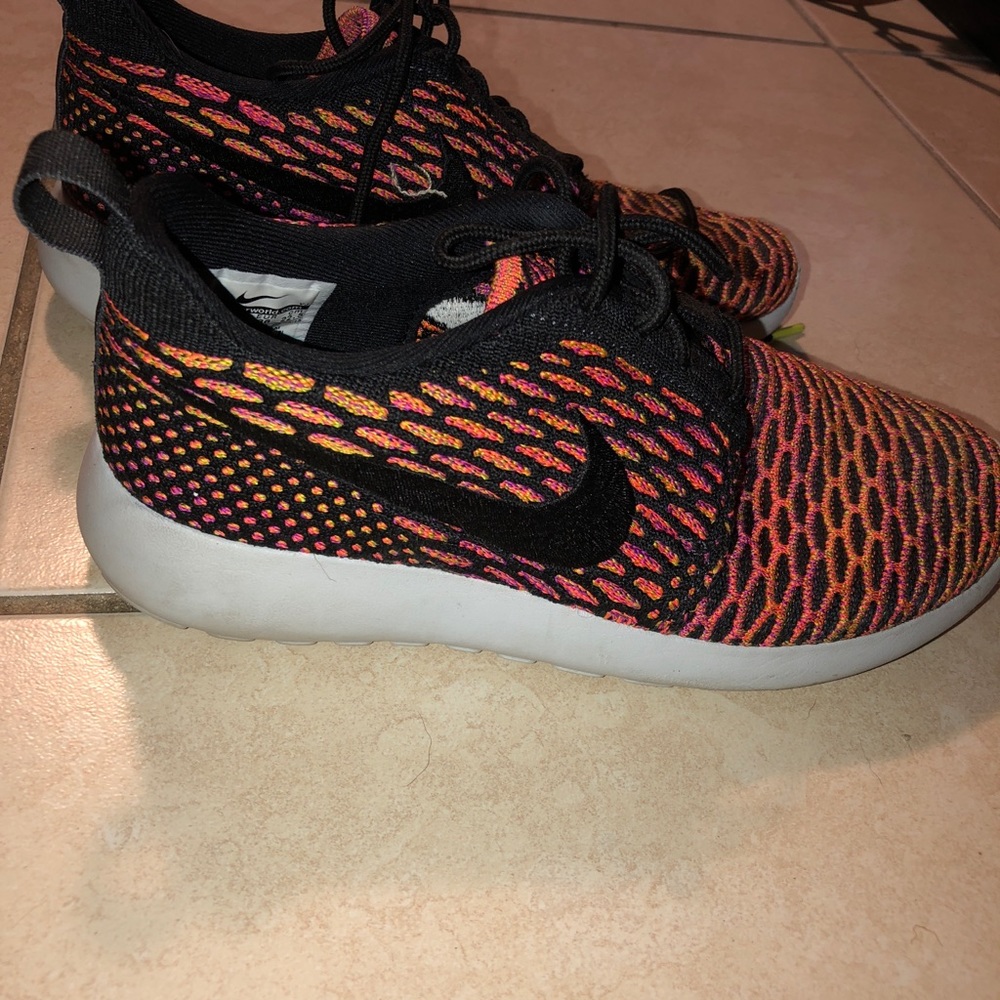 NIKE FLYKNIT ROSHES